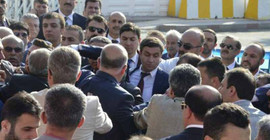 AKP mitinginde kavga
