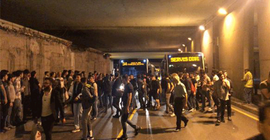 Zincirlikuyu'da metrobüs isyanı