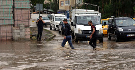 Erzurum'da sağanak sele neden oldu