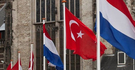 'Türkiye'nin izlediği politikalara daha sert tepki verilsin'