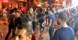 İzmir’de Suriyeli mültecilere saldırı