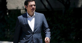 Çipras'a 'Hükümeti deviririz' tehdidi