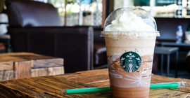 Starbucks'tan plastik yasağı