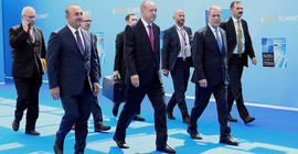 Çavuşoğlu'ndan ilginç yorum: NATO zirvesinde gerçek bir lider gibi karşılandık