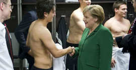 Merkel'den Mesut Özil açıklaması