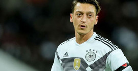 Alman federasyon başkanı Özil'in suçlamasını reddetti