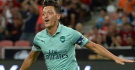 'Evine hoşgeldin Mesut Özil'