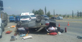 Otomobil takla attı: 1 ölü, 2 yaralı