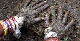2.8 milyar insan hala tezekle yemek pişiriyor