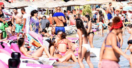 Bodrum'un nüfusu tatilcilerle 2 milyona yaklaştı