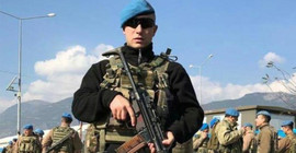 Başından vurulan asker yaşamını yitirdi
