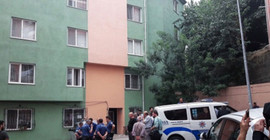 Oğlu balkondan düşen anne peşinden atladı