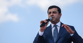 Demirtaş'ı Twitter'dan takip etmek terör suçu sayıldı