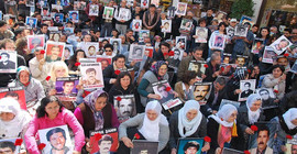 Cumartesi Anneleri'nden yasak ve şiddete karşı suç duyurusu