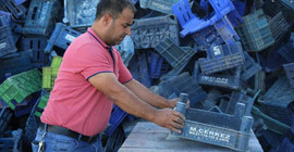 Baskılardan bıkan Kürt müzisyen müziği bıraktı, atık topluyor