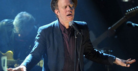 Tom Waits'ten Trump karşıtlarına şarkılı destek