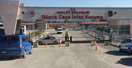 Avukatlar, cezaevlerindeki işkenceyi tutuklulardan dinledi