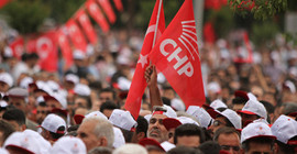 'CHP, MHP'li iki ismi transfer etmeye hazırlanıyor'
