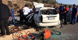 İşçi servisi ile otomobil çarpıştı: 2 ölü, 23 yaralı