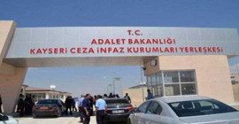 'Gardiyanlar koğuşlara milliyetçi marşlar ile giriyor'