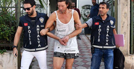 'Açlıktan ölecektim bu yüzden villada yiyip, içtim'