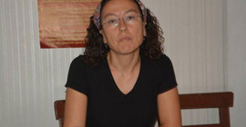 Şiddet gören kadın işinden de çıkarıldı