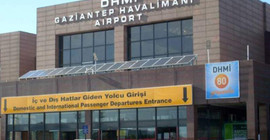 Avustralya'ya giden 3 Türkiyeli yolcuya havalimanında gözaltı