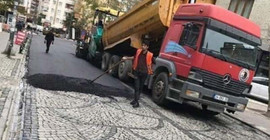 Belediye Arnavut kaldırımına asfalt döktü, tepki geldi