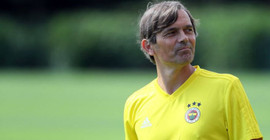 Cocu, Fenerbahçe'nin 15 yıllık düzenini değiştirdi