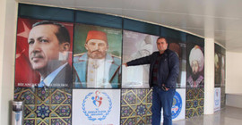 Atatürk fotoğrafı indi Abdülhamit'in fotoğrafı geldi