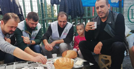 Haluk Levent direnişteki Cargill işçileriyle