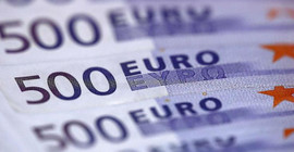 Eski bir dolapta bulduğu 95 bin euroyu iade etti
