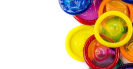 Mültecilere bedava prezervatif koalisyonu karıştırdı