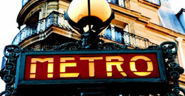 Metroda doğan bebeğe 25 yıl ücretsiz ulaşım