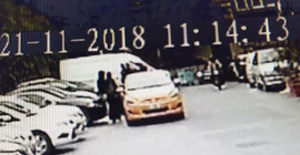 Müşteriden 44 Euro isteyip 50 lira alıp kaçan taksici kamerada