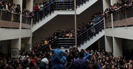 Öğrencilerin taciz protestosuna ceza