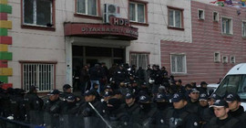 HDP Diyarbakır il binasına baskın: 50 gözaltı