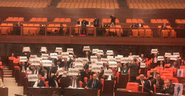 'Sinyalizasyona gerek yok' diyen Bakan'a Meclis'te protesto