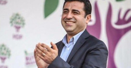 Demirtaş'ın 'Bulaşıcı Cesaret' şiiri yasaklandı