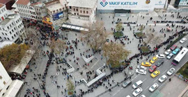 'Ya çıkarsa' dediler; yüzlerce metre 'umut' kuyruğu oluşturdular