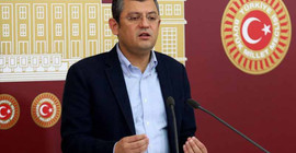 Özel'den Akar'a: Bir gecede partili bakan olmuş birisinin eleştirilere katlanması gerekir
