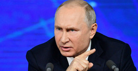 Putin'den Ukrayna bayraklı gazeteciye: Skandal mı istiyorsunuz, buyurun