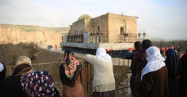Hasankeyf'te 630 yıllık yapıyı yerinden söküp götürdüler