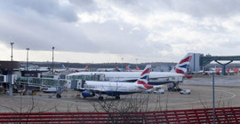 Gatwick Havalimanı'nda uçuşlar kısmen başladı