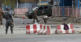 Afganistan'da polis karakoluna saldırı