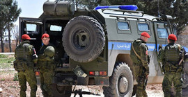 Rus askeri Mınbiç'te devriyeye başladı