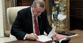 Üç gün sonra tevessül etti, özelleştirmelere imza attı