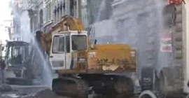 Taksim'de su borusu patladı
