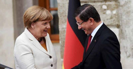 Merkel, Davutoğlu ile AB yetkililerinden habersiz görüşmüş