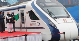 Hindistan'ın ilk hızlı treni ilk yolculuğunda bozuldu